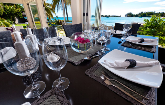 villa infinity outdoor dining